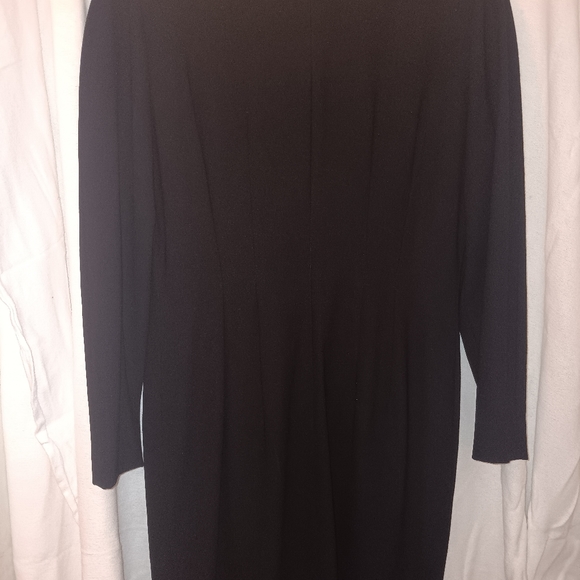 Womans's Dress - Picture 3 of 8